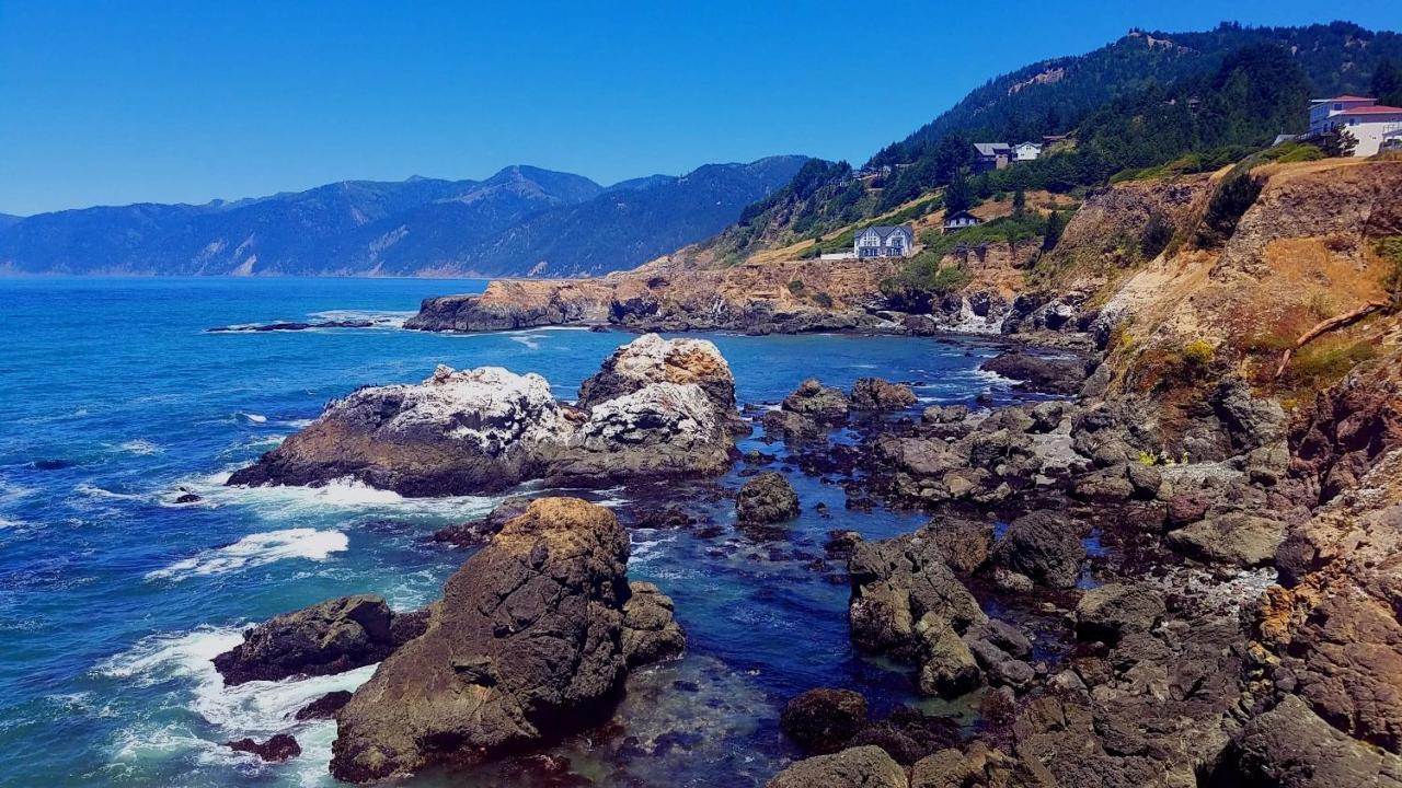 The Castle Inn Of The Lost Coast Shelter Cove Exterior photo