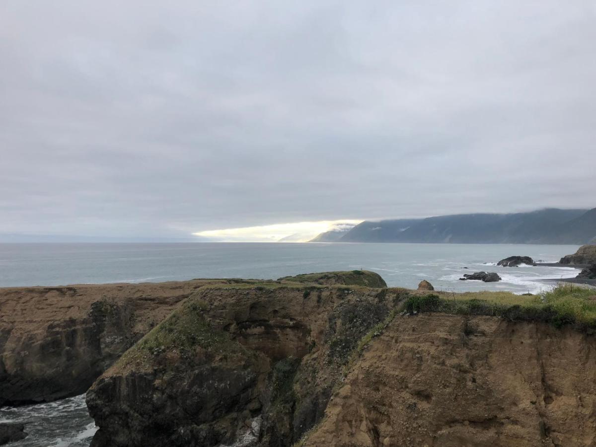 The Castle Inn Of The Lost Coast Shelter Cove Exterior photo