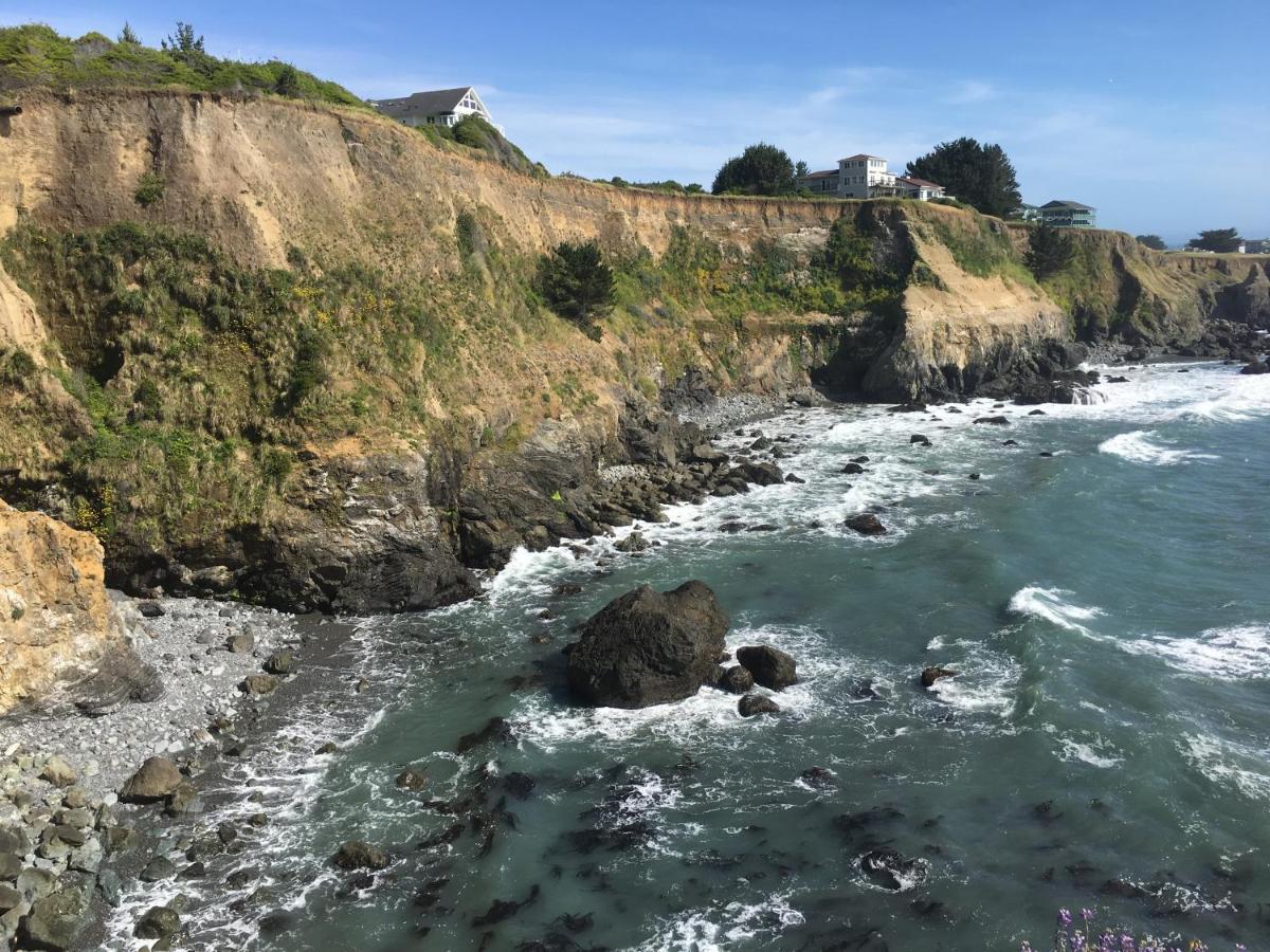 The Castle Inn Of The Lost Coast Shelter Cove Exterior photo